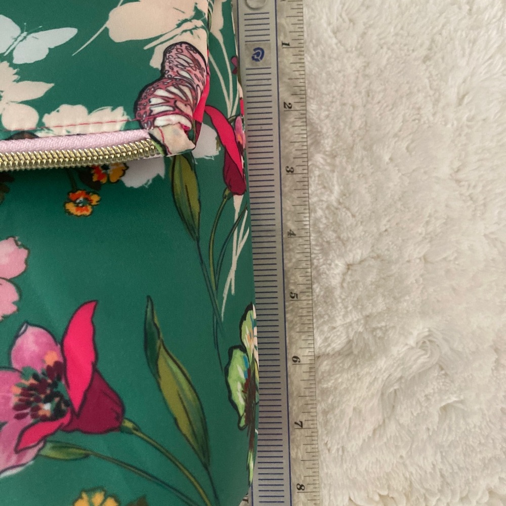 Nicole Miller Makeup Bag 🌿🌸🌿🌺🌿 - Picture 5 of 6